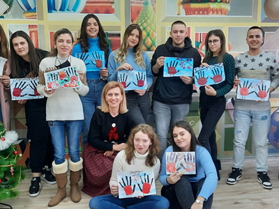 Учениците от 12 клас с изучаване на руски език демонстрираха исвоите способности на художници 1
